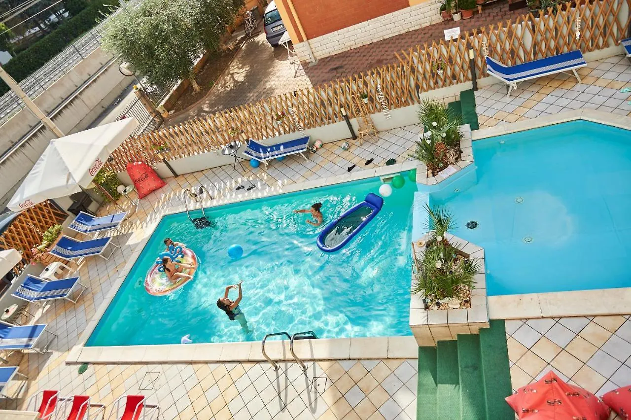 Hotel A Casa Nostra Rimini 3*,